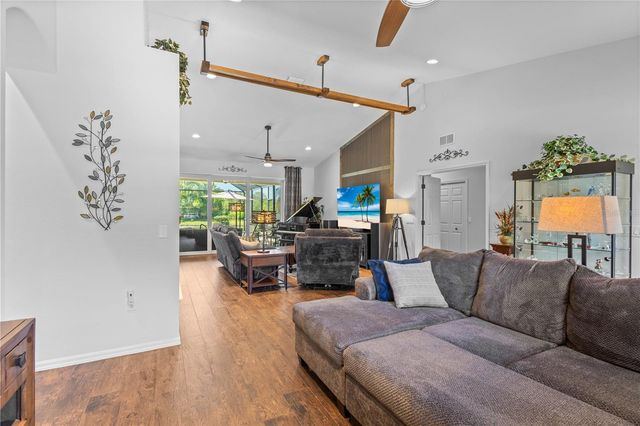 10921 BLUESTEM CIRCLE, Lakewood Ranch, FL 34202