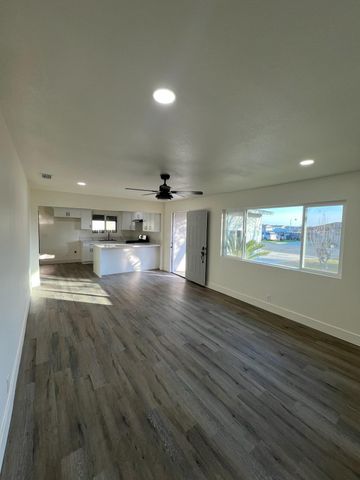 614 N View Street, Visalia, CA 93292