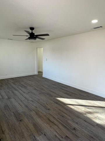 614 N View Street, Visalia, CA 93292