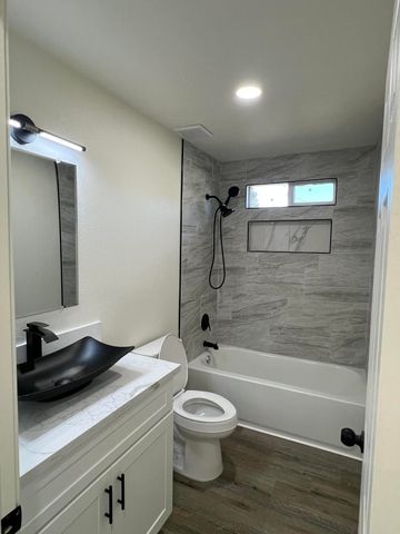 614 N View Street, Visalia, CA 93292