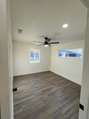 614 N View Street, Visalia, CA 93292