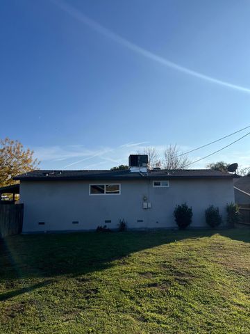 614 N View Street, Visalia, CA 93292