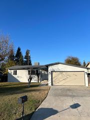 614 N View Street, Visalia, CA 93292
