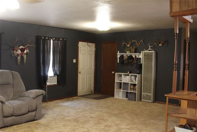 310 S Santa Fe Street, Wolfe City, TX 75496