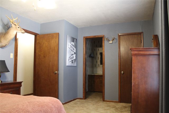 310 S Santa Fe Street, Wolfe City, TX 75496