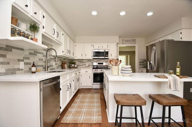 11534 Oak Valley Drive, Houston, TX 77065