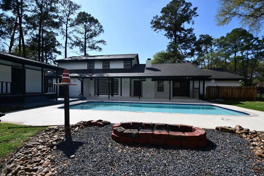 11534 Oak Valley Drive, Houston, TX 77065