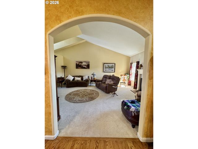 1256 Frogs Leap Ln, Eugene, OR 97404