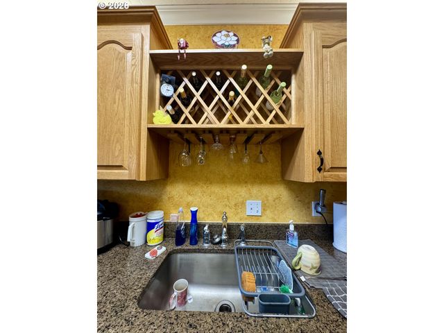 1256 Frogs Leap Ln, Eugene, OR 97404