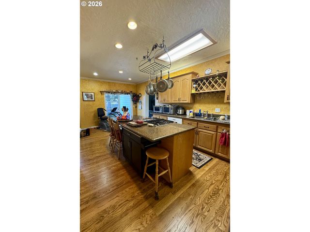 1256 Frogs Leap Ln, Eugene, OR 97404