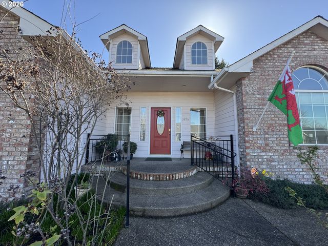 1256 Frogs Leap Ln, Eugene, OR 97404