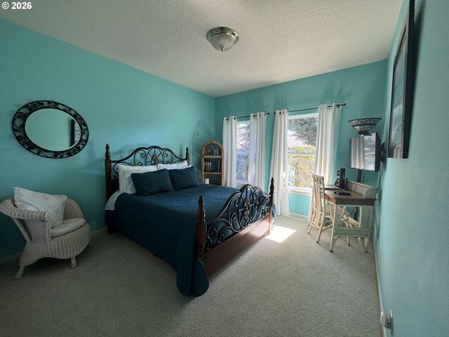 1256 Frogs Leap Ln, Eugene, OR 97404