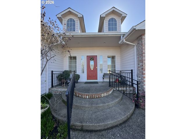 1256 Frogs Leap Ln, Eugene, OR 97404