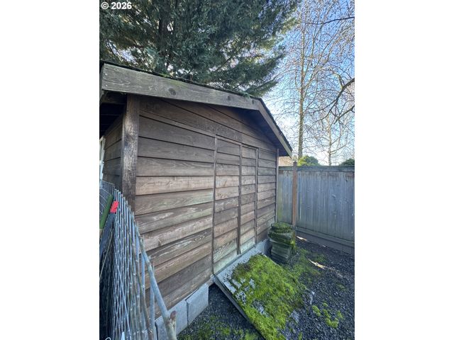 1256 Frogs Leap Ln, Eugene, OR 97404