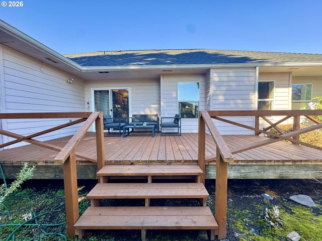 1256 Frogs Leap Ln, Eugene, OR 97404