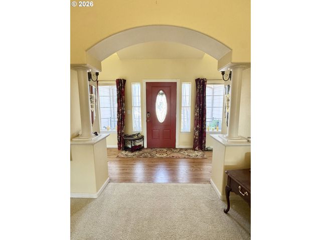 1256 Frogs Leap Ln, Eugene, OR 97404