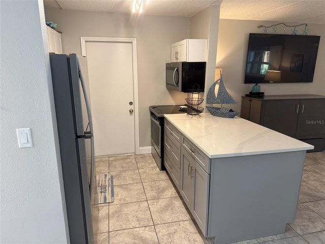 12760 INDIAN ROCKS ROAD 1024, Largo, FL 33774