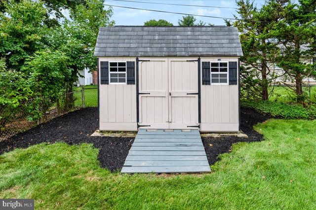 22 W DALE RD, Wilmington, DE 19810