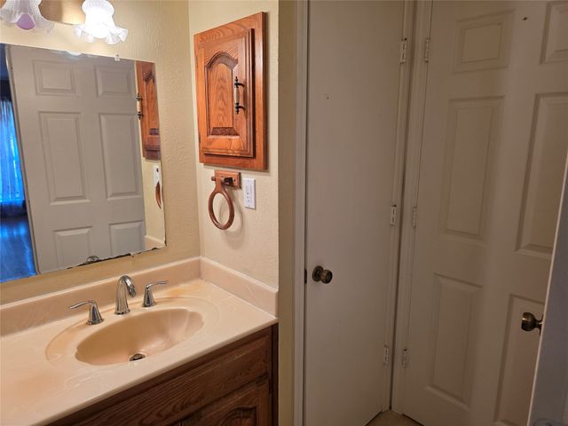 4221 Pine Wood Trail, Larue, TX 75770