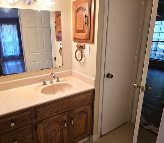4221 Pine Wood Trail, Larue, TX 75770