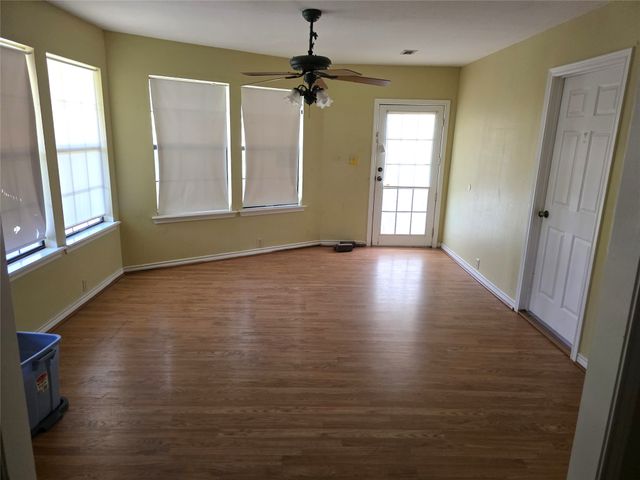 4221 Pine Wood Trail, Larue, TX 75770