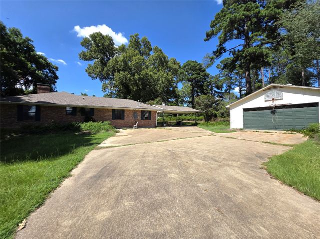 4221 Pine Wood Trail, Larue, TX 75770