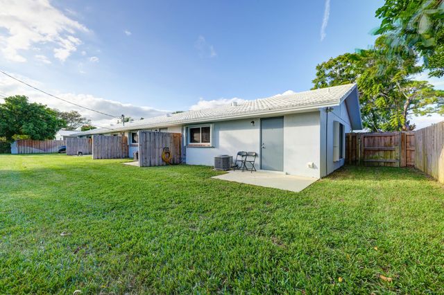 947 Fra-mar Place, Fort Pierce, FL 34982