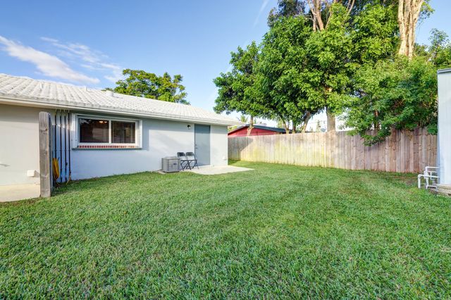 947 Fra-mar Place, Fort Pierce, FL 34982