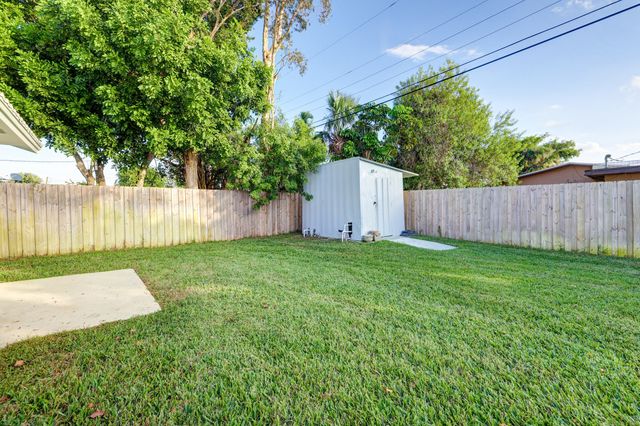 947 Fra-mar Place, Fort Pierce, FL 34982