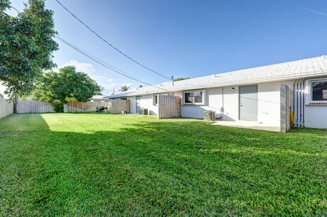 947 Fra-mar Place, Fort Pierce, FL 34982