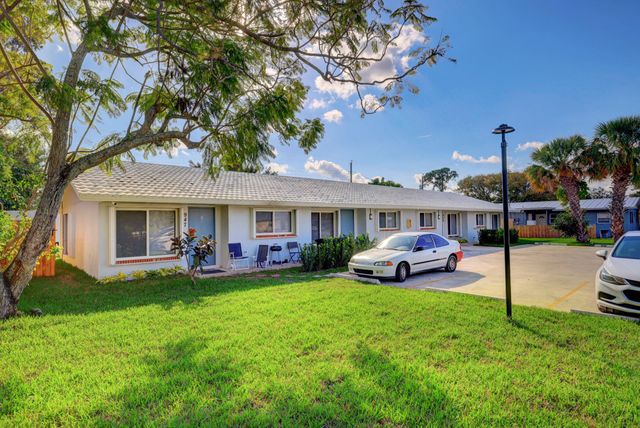947 Fra-mar Place, Fort Pierce, FL 34982