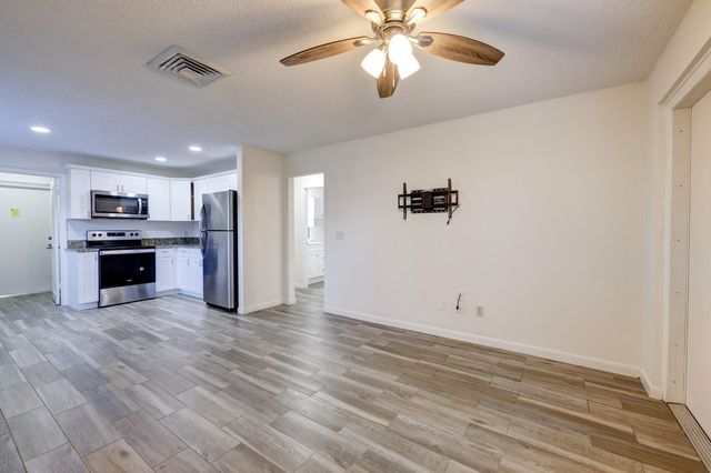 947 Fra-mar Place, Fort Pierce, FL 34982