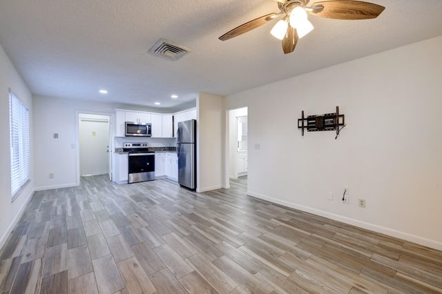 947 Fra-mar Place, Fort Pierce, FL 34982