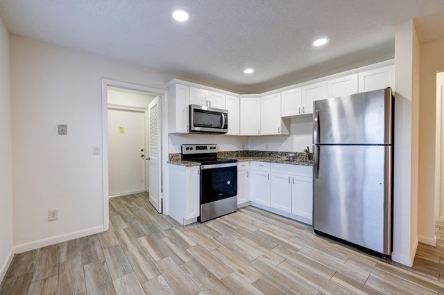 947 Fra-mar Place, Fort Pierce, FL 34982