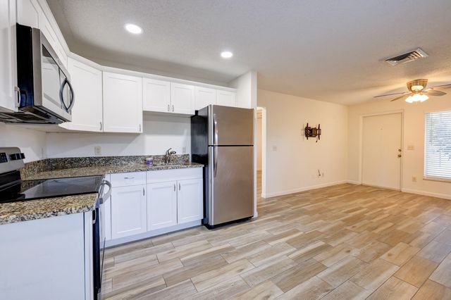 947 Fra-mar Place, Fort Pierce, FL 34982