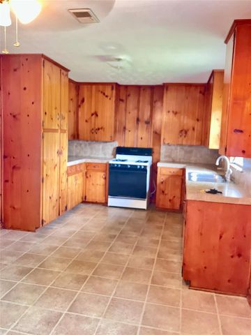 2033 Bay Street N, Texas City, TX 77590