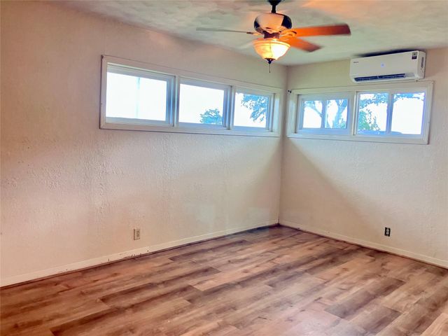 2033 Bay Street N, Texas City, TX 77590