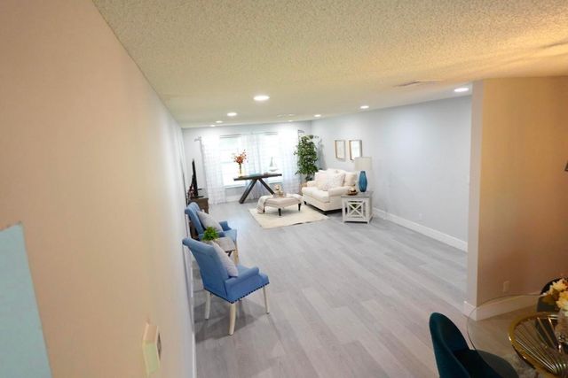 9740 Pecan Tree Drive A, Boynton Beach, FL 33436