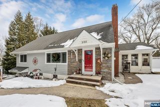 320 Cedar Hill Avenue, Wyckoff, NJ 07481