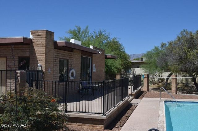 9159 E Broadway Boulevard, Tucson, AZ 85710