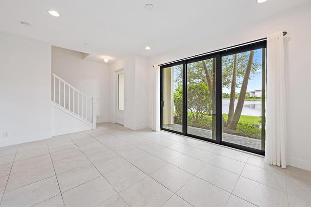 12639 Machiavelli Way, Palm Beach Gardens, FL 33418
