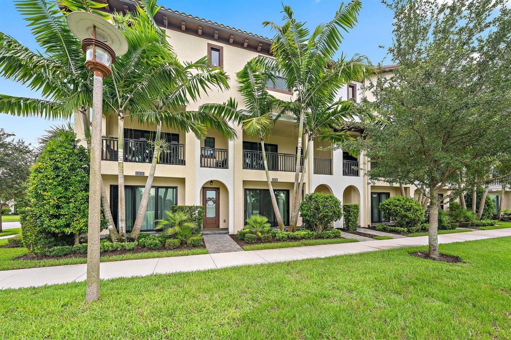 12639 Machiavelli Way, Palm Beach Gardens, FL 33418