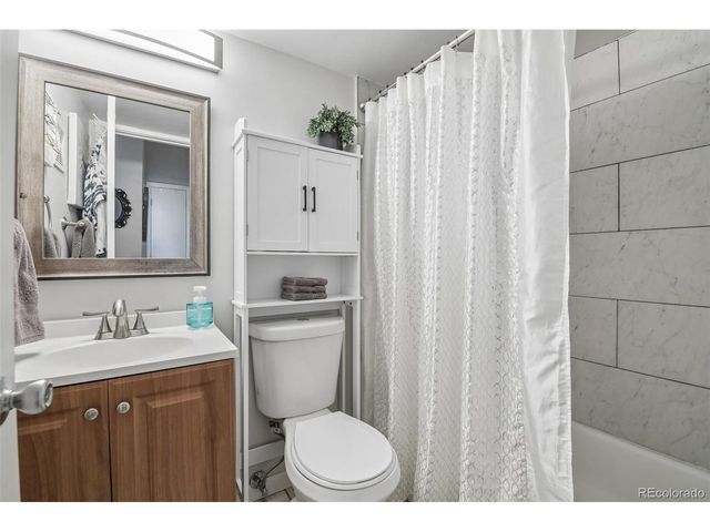 982 S Dearborn Way 18, Aurora, CO 80012