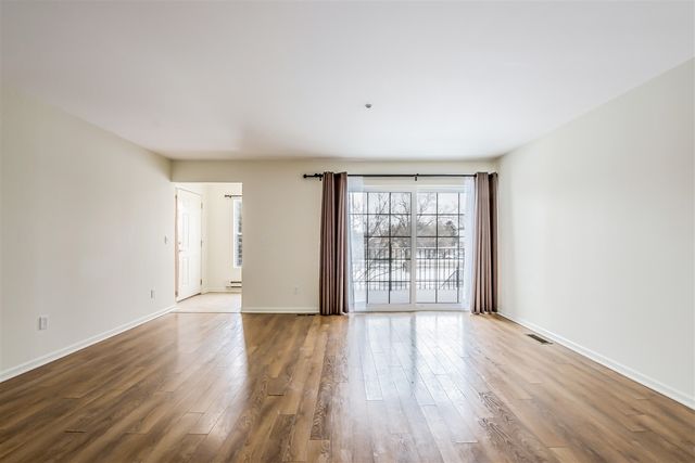 120 W Oakbrook Drive, Ann Arbor, MI 48103