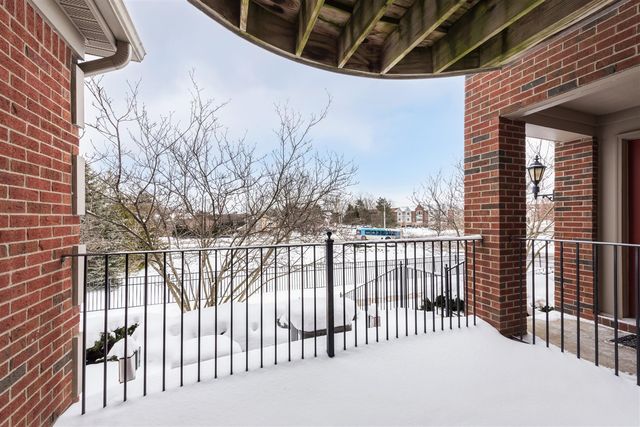 120 W Oakbrook Drive, Ann Arbor, MI 48103