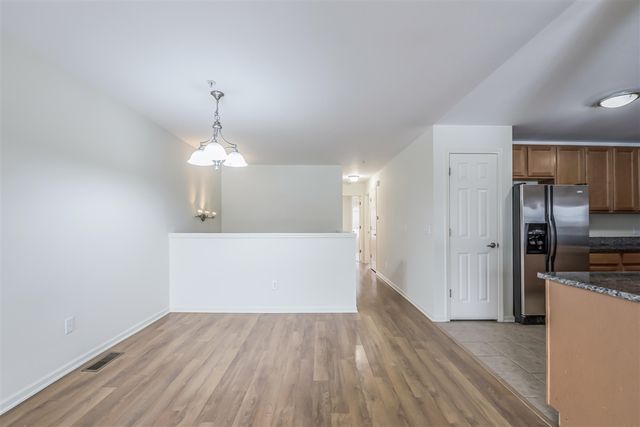 120 W Oakbrook Drive, Ann Arbor, MI 48103