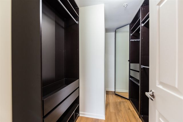 120 W Oakbrook Drive, Ann Arbor, MI 48103