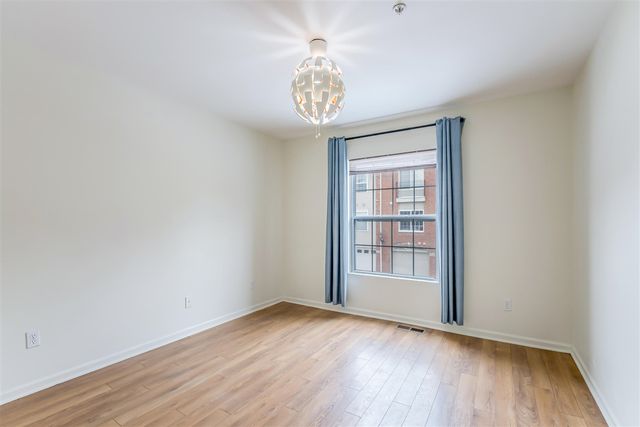 120 W Oakbrook Drive, Ann Arbor, MI 48103