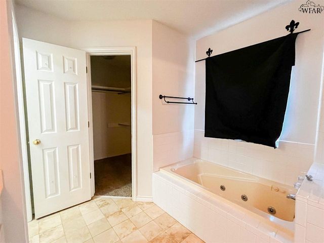 2324 HUNTERS GLEN, Wichita Falls, TX 76306