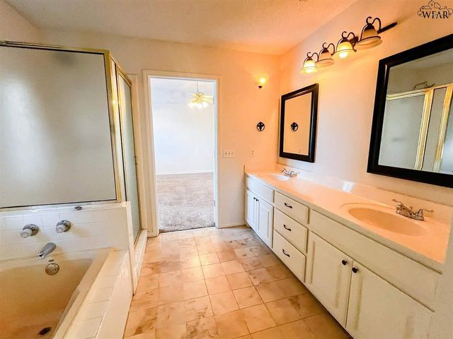 2324 HUNTERS GLEN, Wichita Falls, TX 76306